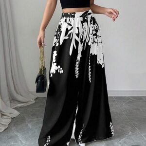 Black and White Floral Women's Wide-Leg Pants